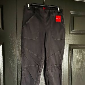 SPANX NWT Stretch Twill Cargo Jogger -Washed Black - Size Large